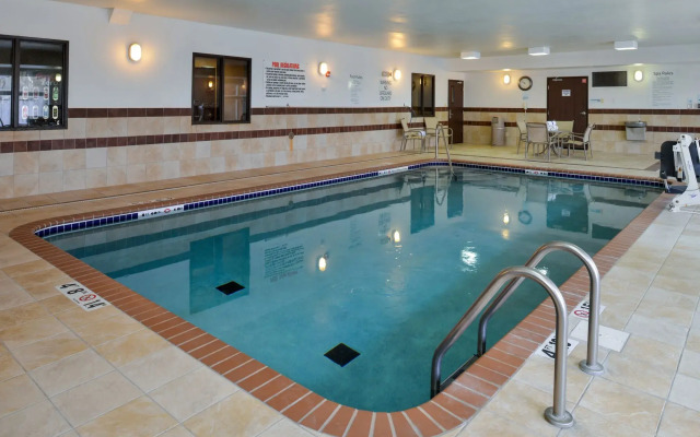 Holiday Inn Express & Suites Cherry by IHG