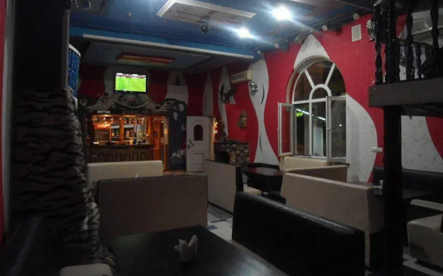 Hotel 444