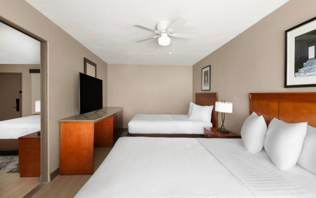 Travelodge by Wyndham Parker