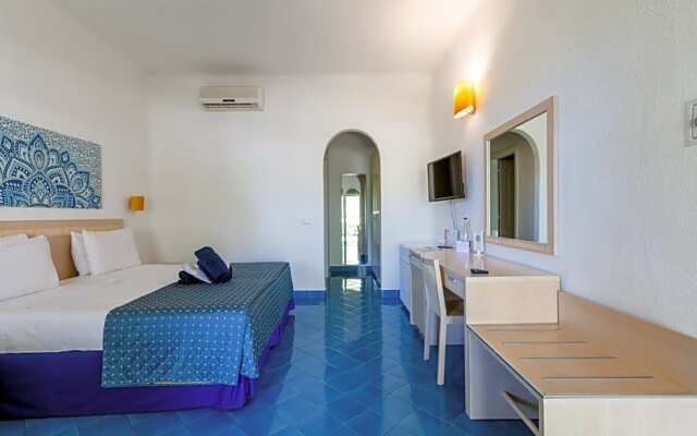 Paradiso Garden Resort Suite & Charme with warm Thermalpools and Beach