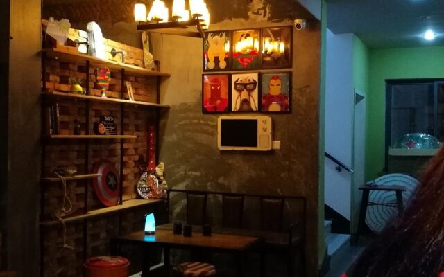 93 Hikers Hostel