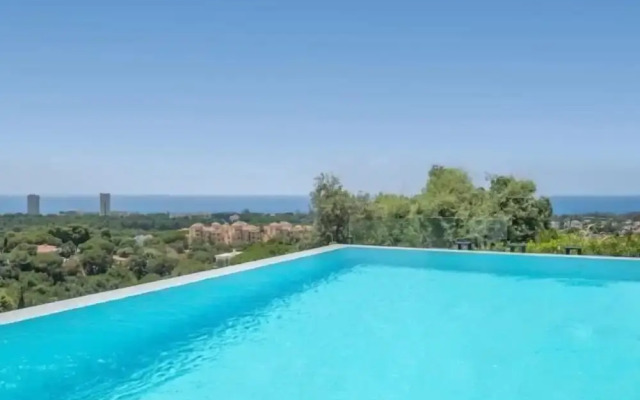 Sunrise Villa Marbella by Lodgerstrip