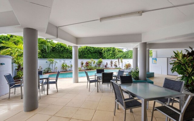 2BR Coolum Beach Escape