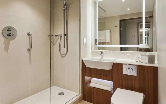 Courtyard by Marriott London City Airport