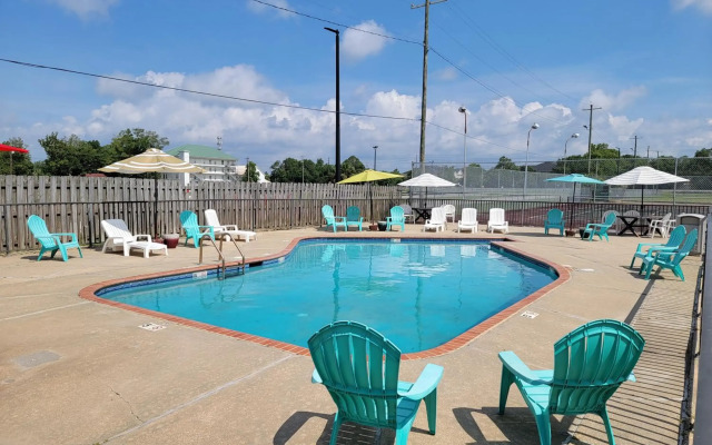 Twin Star Lodge