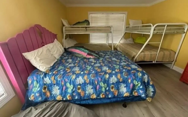 Salt, Sand And Sudds 5 Bedroom Home by RedAwning