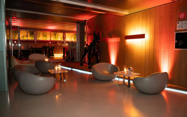Hotel Zone