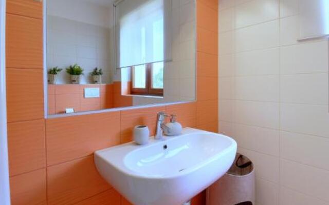 Apartment Enrico - Two Bedroom Apartment with Balcony