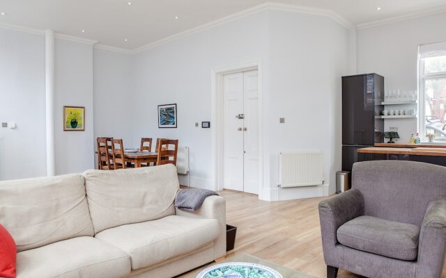 Central 2 Bedroom In West Kensington
