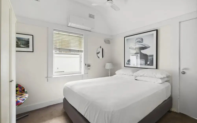 Poolside Stay - Close to Taronga Zoo & Luna Park