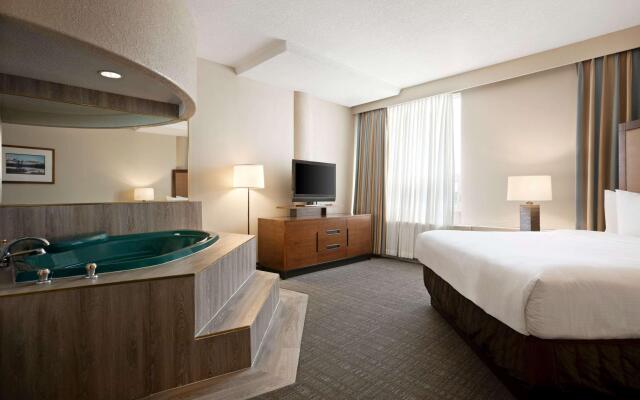 Travelodge By Wyndham Conference Centre & Suites Whitecourt