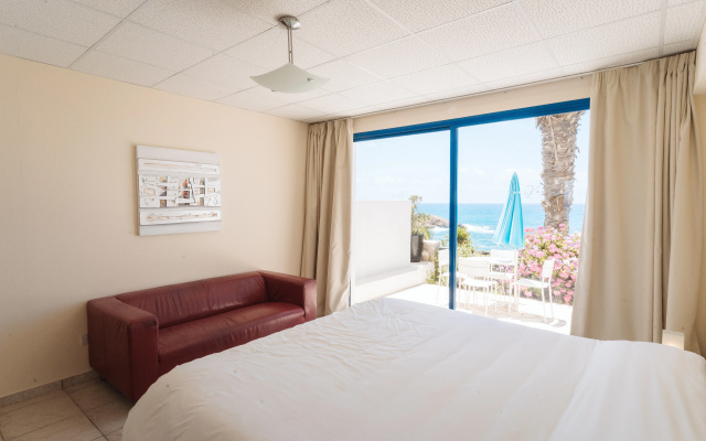 Vrachia Beach Hotel & Suites - Adults only