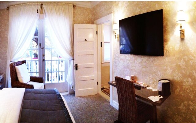The Riverview Hotel