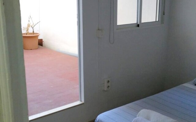 Apartment With 4 Bedrooms in València, With Terrace - 5 km From the Be