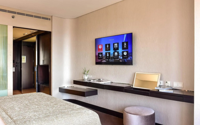 Porto Palácio Hotel by The Editory