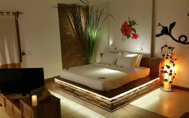 Thanakha Inle Hotel