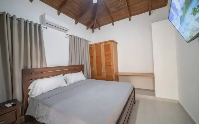 Villa Selena - 5br Villa In Sosua Center!