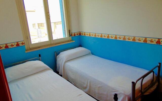 M245 - Marcelli, trilocale con terrazzo e a/c