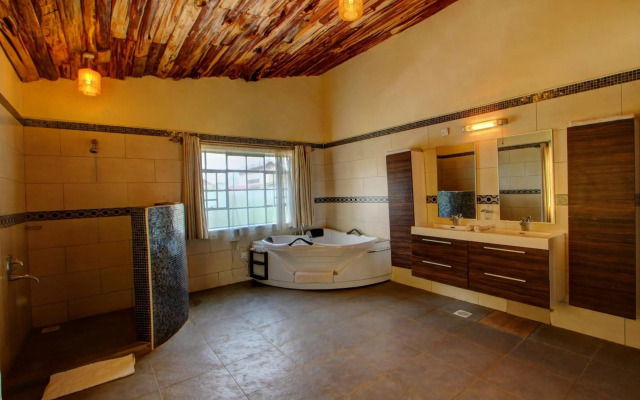 Naivasha Kongoni Lodge - Lakefront Getaway