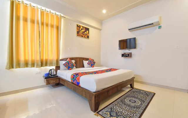 Fabhotel Shiv Palace