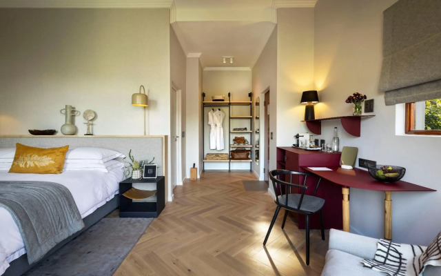 The Peech Hotel