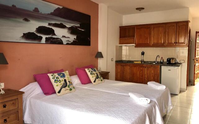 Apartamentos Frontera