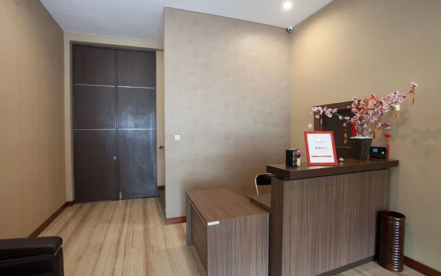 RedDoorz @ Raya Sulfat