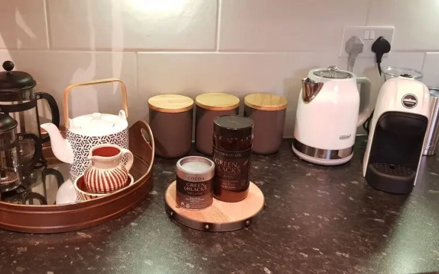 Beautiful 1-bed Apartment