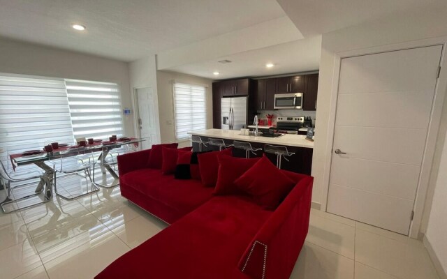 Breathtaking Sky Terrace 4BR/4BA BBQ/BAR - New Home