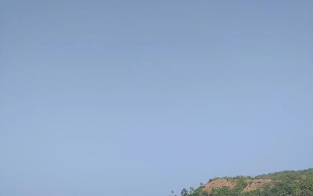 Goroomgo Om Ganesh Naik Cliff Side Guest House Goa