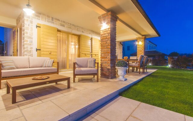 Luxury Villas Kras Ladies
