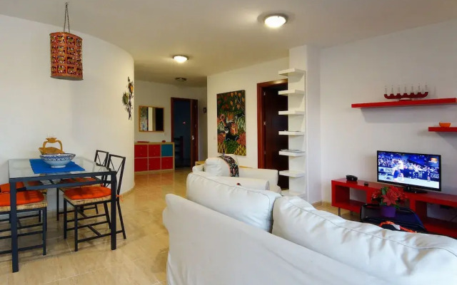 Comfortable Apartment in Arrecife With Terrace