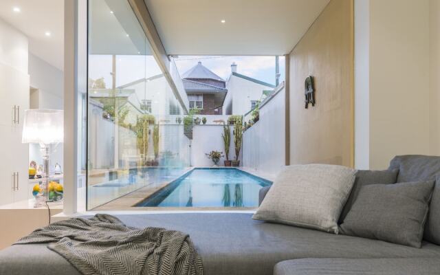 Stylish 3 Bedroom Pool House In Surry Hills