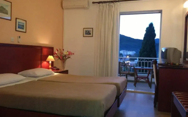 Three Stars Beach Hotel