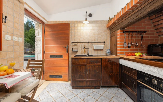 Villa Stone House Magarac