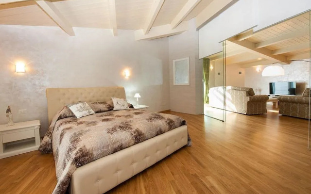 B&B Jolie