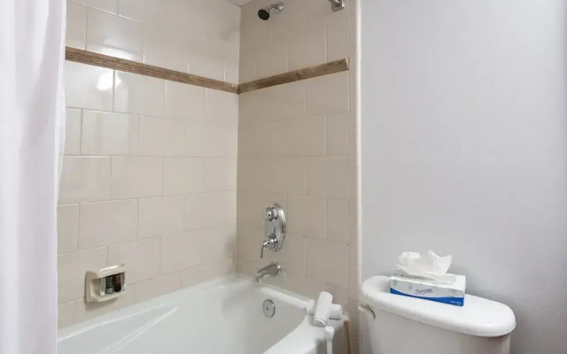 1106 - Studio Standard Eagle Springs West Studio