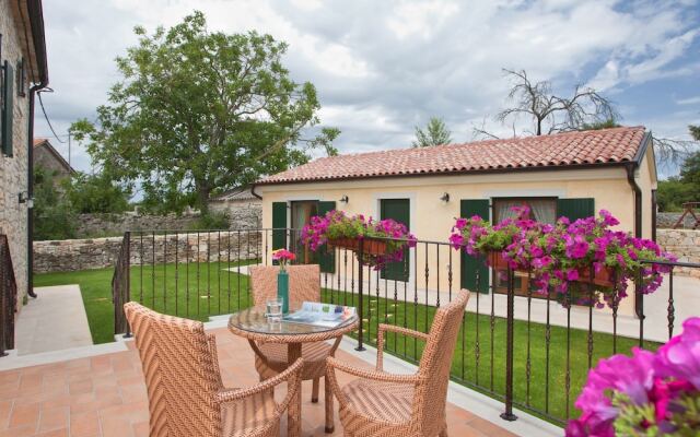 Beautiful Villa in Sveti Lovrec With Barbecue