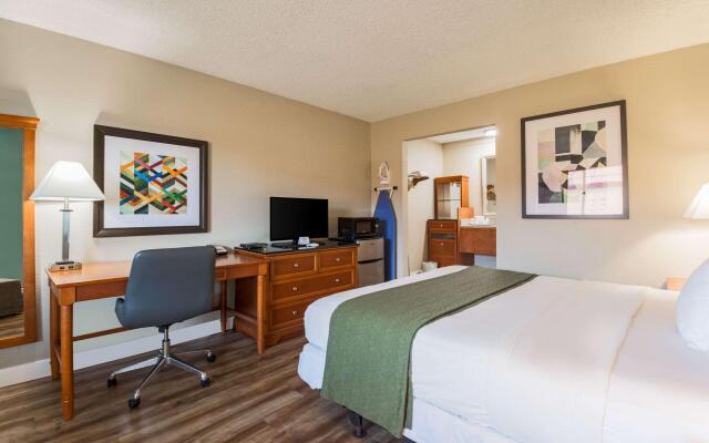 Rodeway Inn Portland Airport Hotel