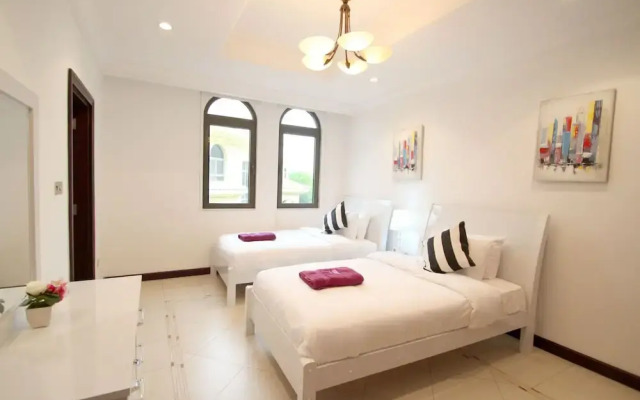 Kennedy Towers - Frond P Villa