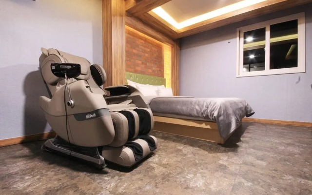 Hotel V
