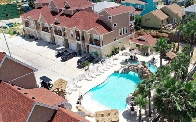 The Chic 3 Bedroom Townhouse