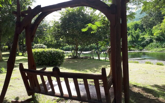 Baan Suansabaijai Resort