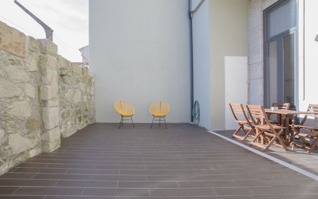 Liiiving In Porto Terrace & Sunny Apartment