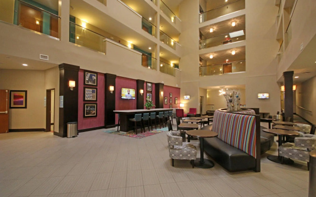 Holiday Inn Express & Suites Charlotte North by IHG