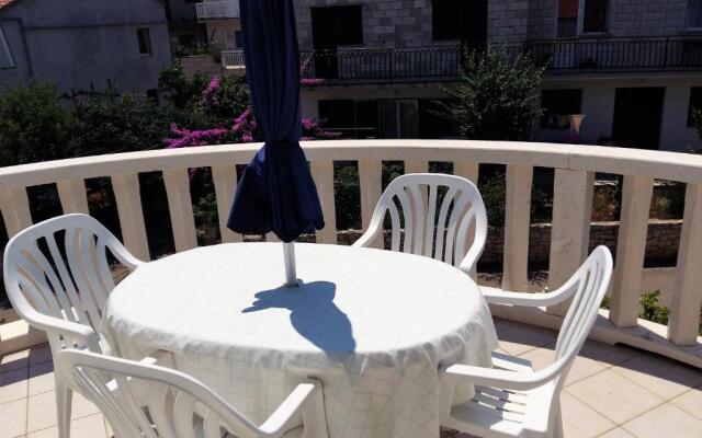 Apartments Ćenan