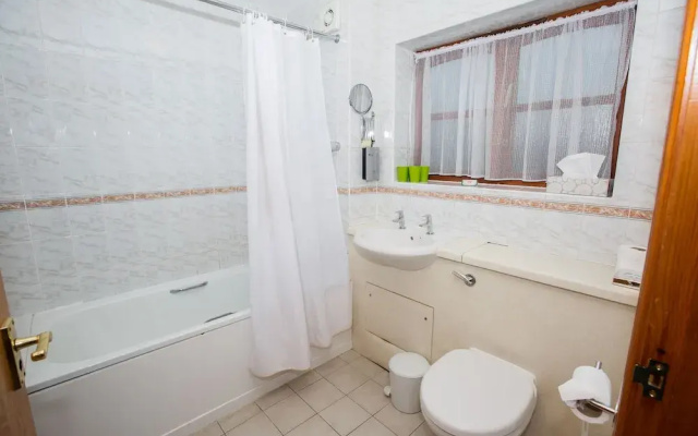 Tollgate Hotel & Leisure