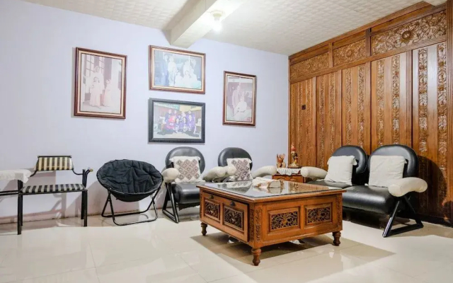 SPOT ON 2271 Nabila O Family Residence