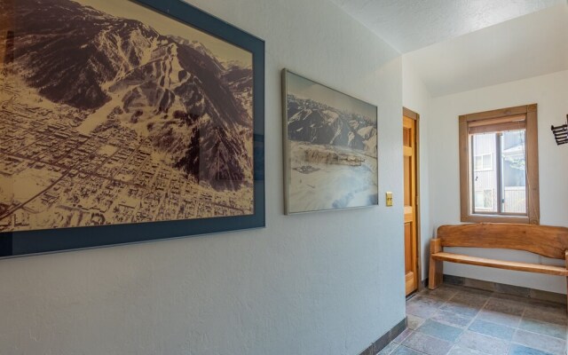 Bridgepoint 24 - 2 Br Condo