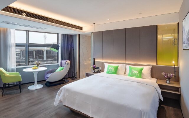 Ibis Nanjing South Railway Station North Square Hotel